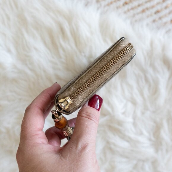 Gucci GG Supreme Zip Around Canvas Wallet w/ Bamboo Tassel & Gold Leather Trim - Picture 4 of 13